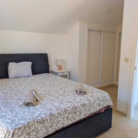 Casa Lila: Sunny 2bed In Appartement